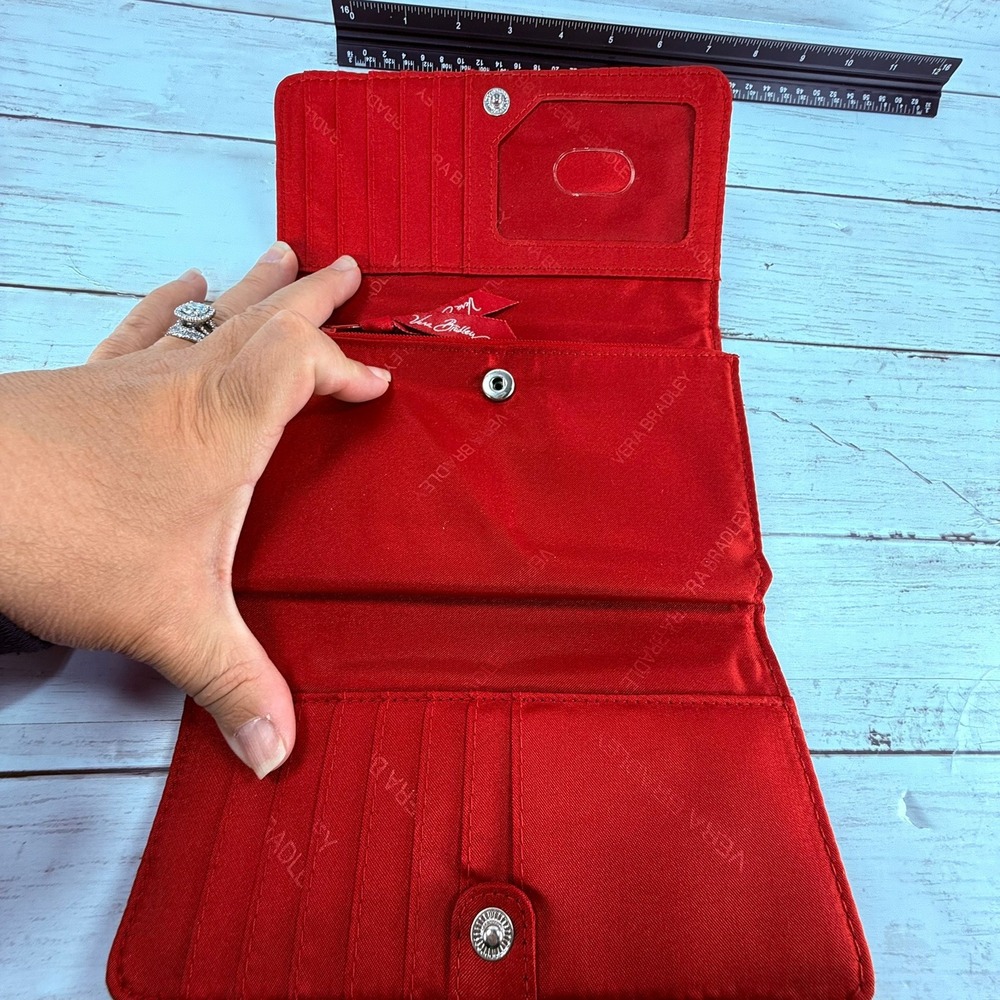 Vera Bradley Red Quilted Microfiber Trifold Clutch Wallet Patent Trim‎ Organizer - Picture 3 of 3